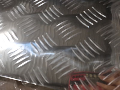 兰州花纹铝板厂家-花纹铝板有哪些分类？    　　